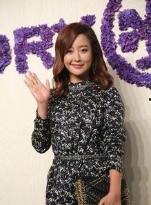 金喜善最近生活照,生活照展现优雅魅力