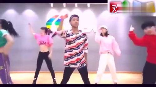 海草的搞笑舞蹈,欢乐海洋的喜剧盛宴